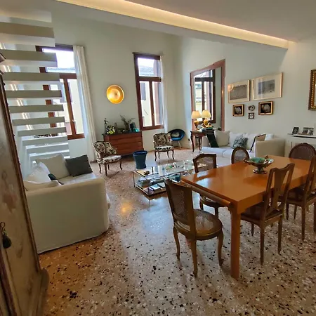 Palazzo Grandiben Deluxe House * Venice