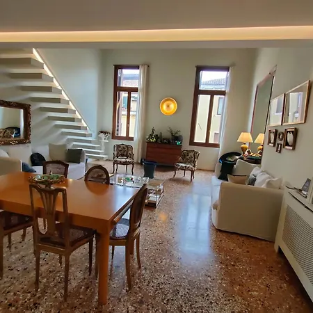 Palazzo Grandiben Deluxe House Apartment Venice