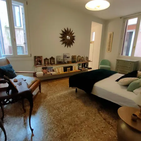 Palazzo Grandiben Deluxe House Апартаменты *