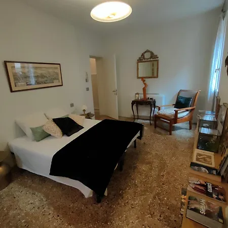 Апартаменты Palazzo Grandiben Deluxe House
